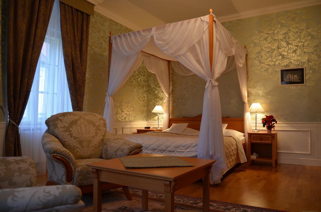 Zamecky Hotel レドニツェ エクステリア 写真