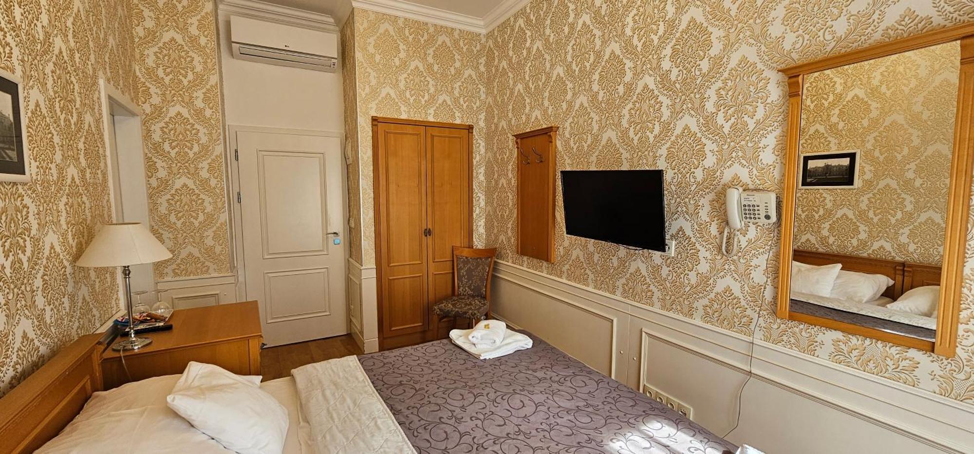 Zamecky Hotel レドニツェ エクステリア 写真