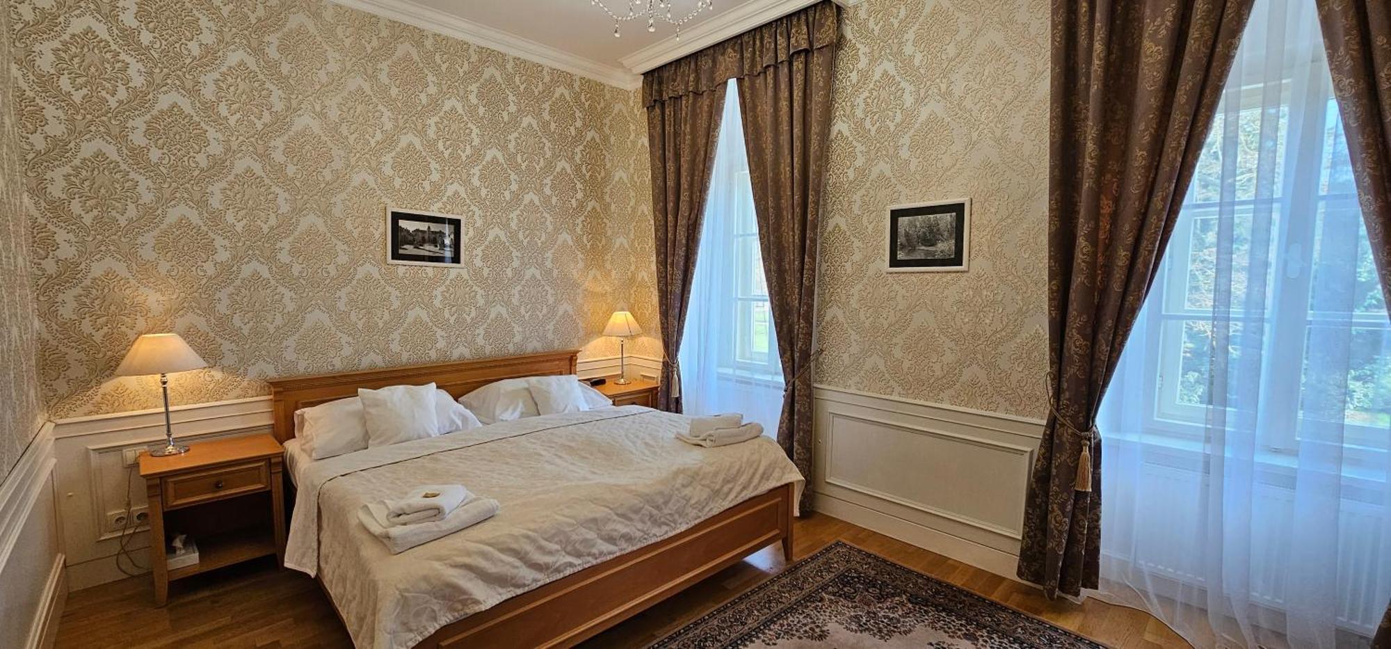 Zamecky Hotel レドニツェ エクステリア 写真